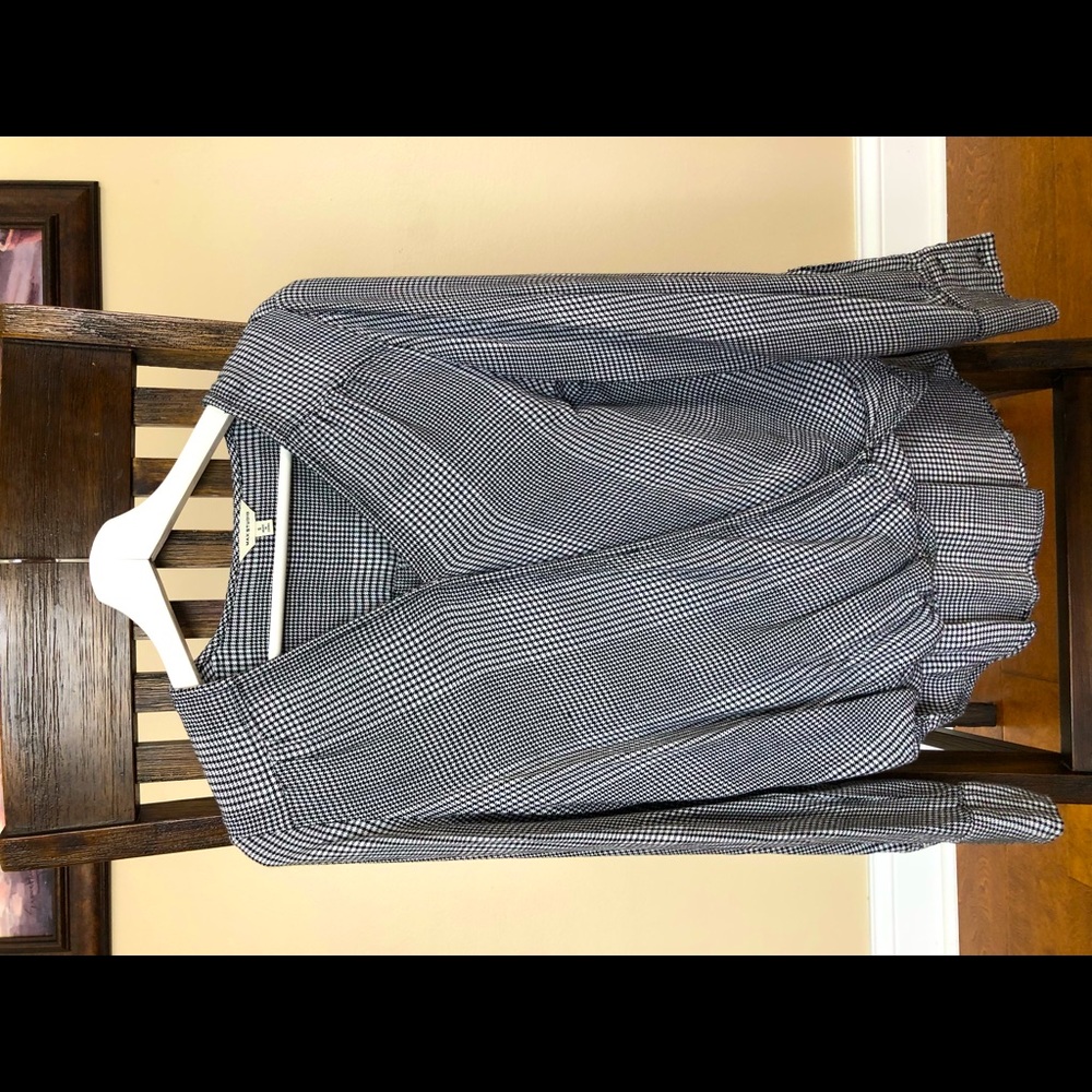 Women’s long sleeve top size S